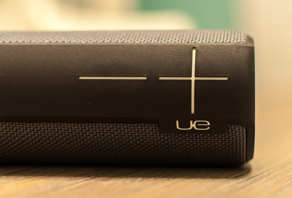 JBL Flip 6 vs Bose SoundLink Flex: The Speaker Showdown