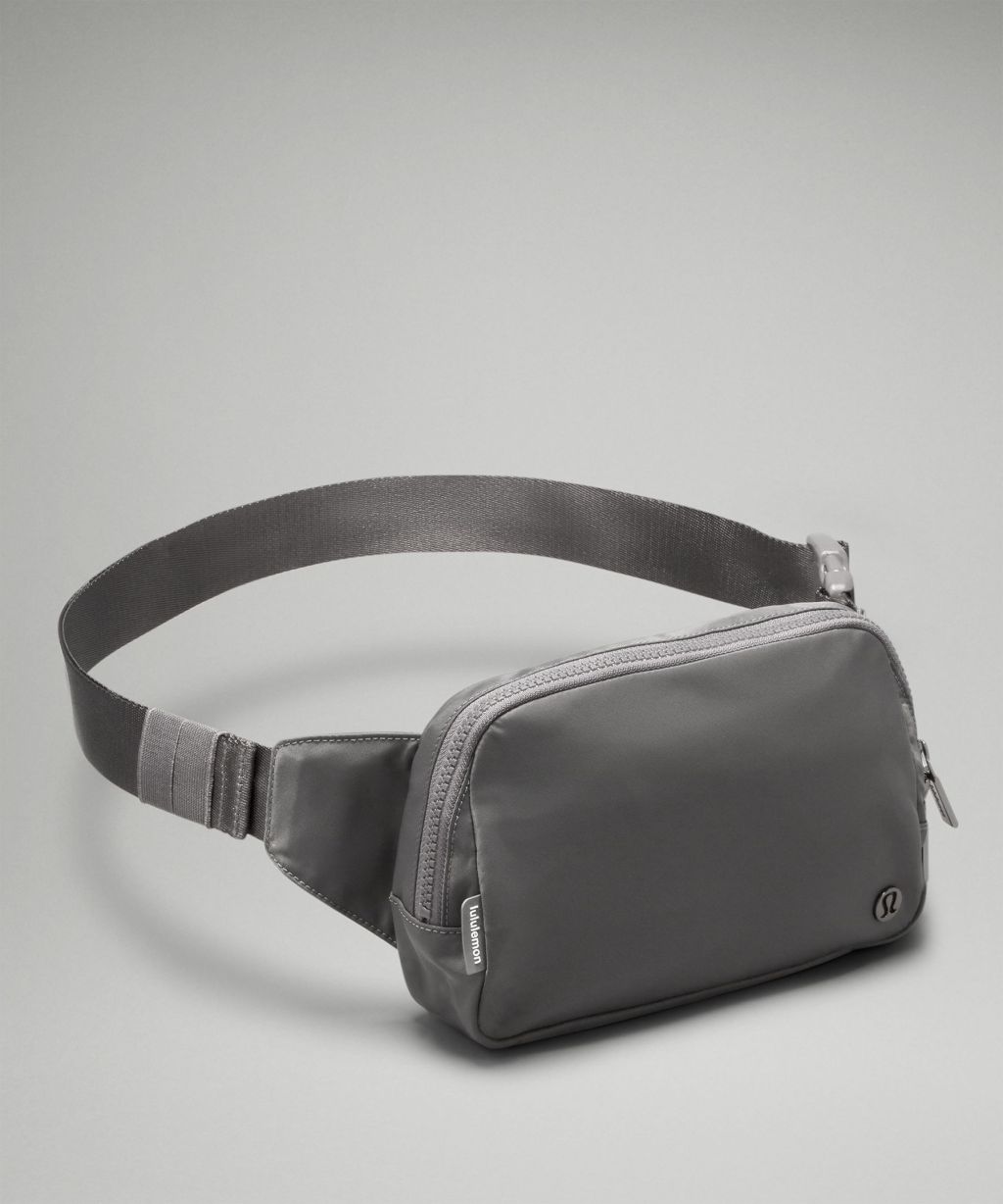 Lululemon Everywhere Belt Bag Review: The Viral Bag Worth Buying