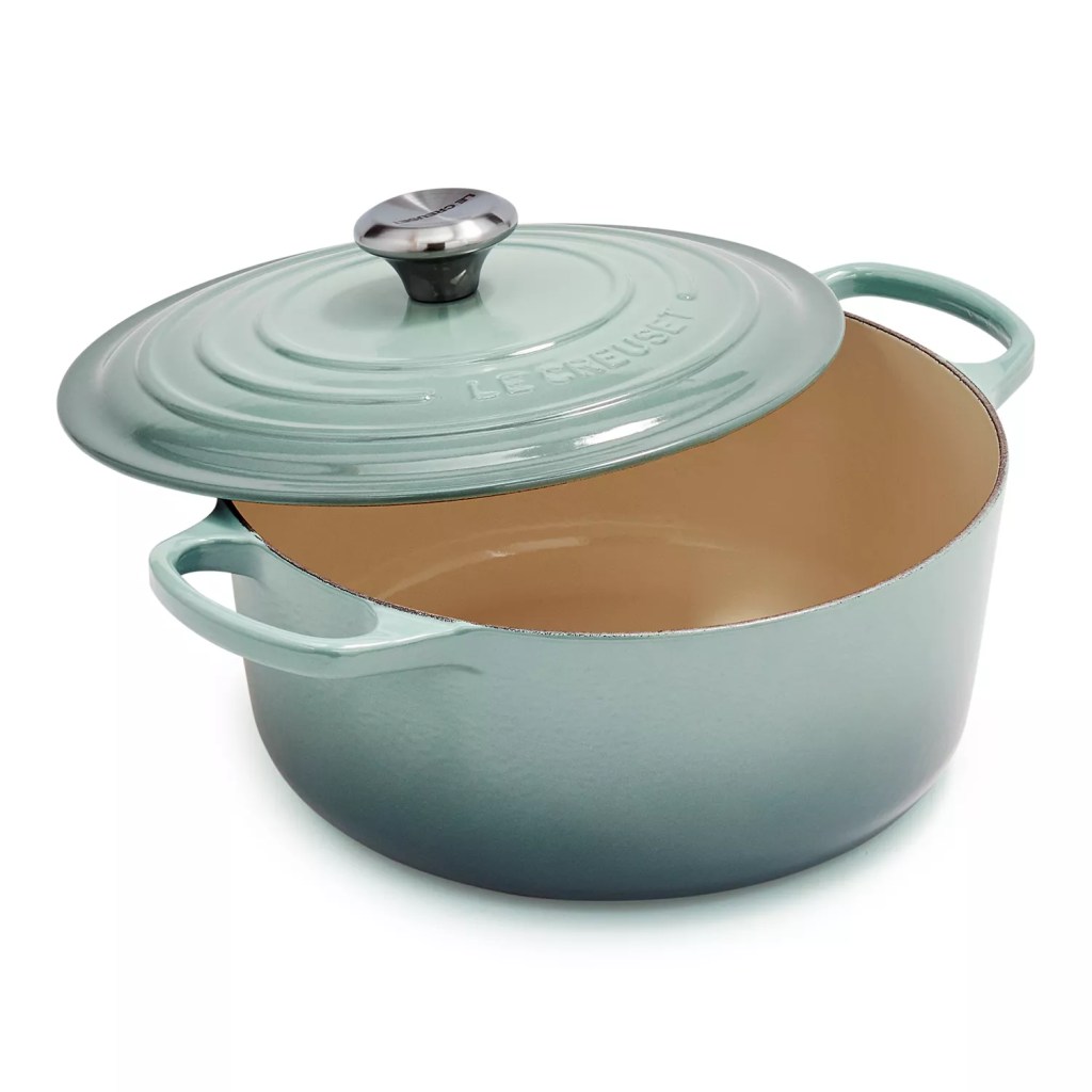 How to Choose a Dutch Oven: Size, Material, and Enamel