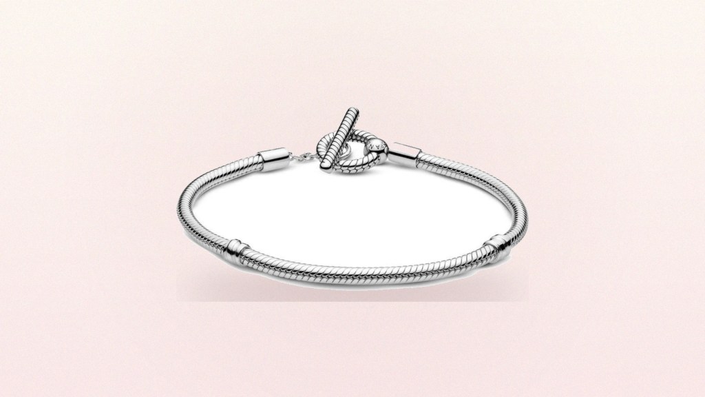 Pandora Moments Bracelet Review: The Charm Icon and Its Real&nbsp;Cost